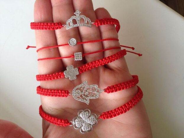 bracelets faits maison comme amulette porte-bonheur