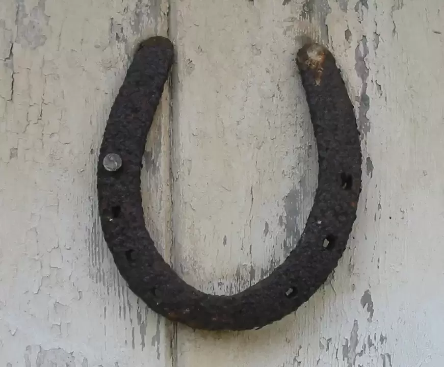 amulette porte-bonheur - fer à cheval
